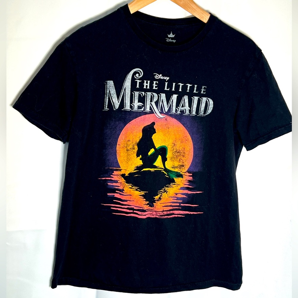 Disney - Little Mermaid Tee - Short Sleeve -
Size/Small